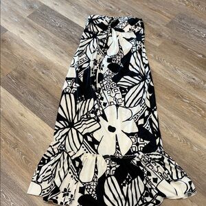 Black & White Floral Maxi Skirt - Women